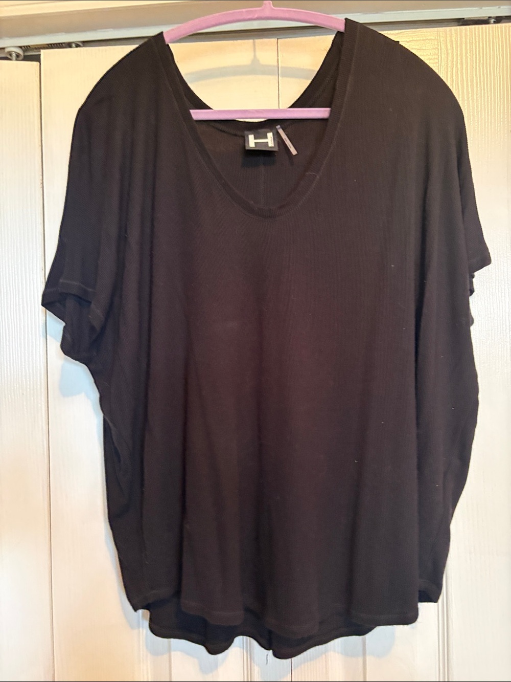 H by Bordeaux Black V-Neck Short Sleeve Top
